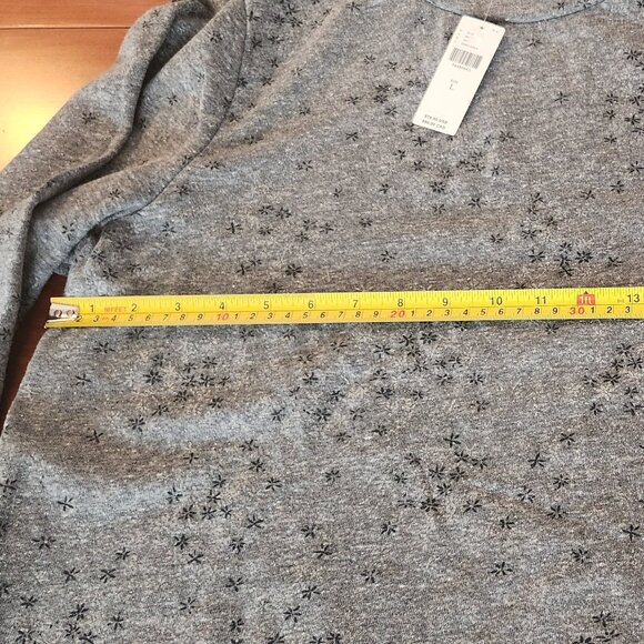 NWT Embellished Wintery Sweatshirt Anthropologie - Large - Picture 6 of 7